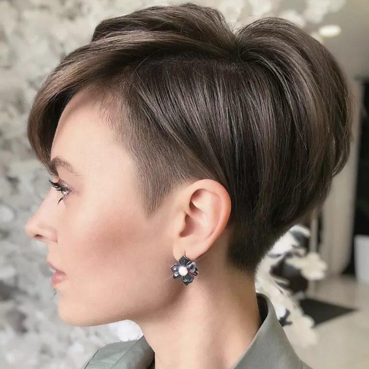 Dezenter Undercut-Schnitt