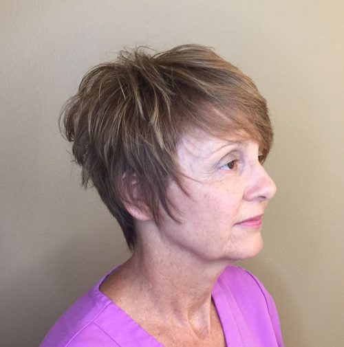 Pixie Shag mit Kronenvolumen und langen Koteletten