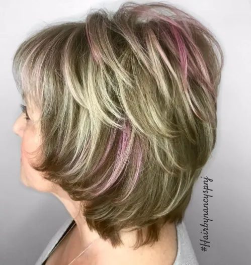 Dicker Shag mit rosa Highlights