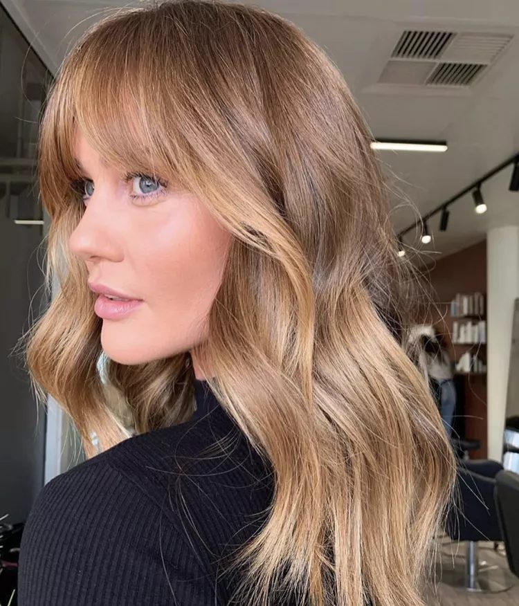 Gestuftes Haar mit Pony